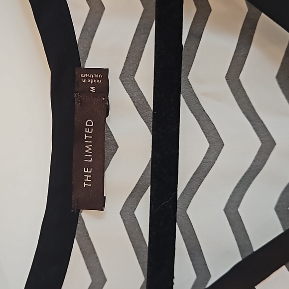 THE LIMITED black and white striped chevron long sleeve semi sheer knot tie Med - Picture 4 of 6